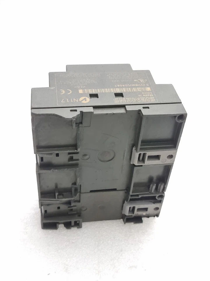 Siemens 6ED1052-1MD00-0BA5 Logo With 6ED1055-1MB00-0BA1 Expansion Module 12/24V